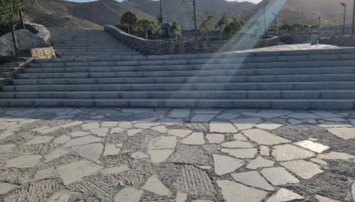سنگ ته قله گرانیت مروارید مشهد مناسب برای کف پارک و باغ ها